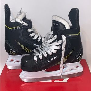 Hockey skates